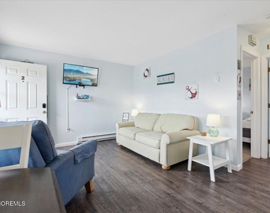 201 Sheridan Avenue - Photo Thumbnail 12