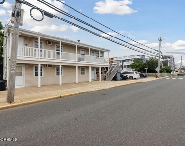 201 Sheridan Avenue - Photo Thumbnail 11