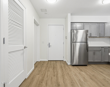 165 Pavilion Avenue - Photo Thumbnail 2