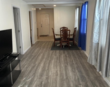 75 Shore Boulevard - Photo Thumbnail 4