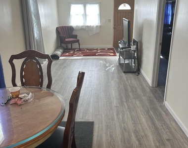 75 Shore Boulevard - Photo Thumbnail 6