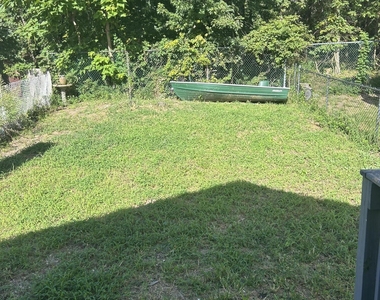 75 Shore Boulevard - Photo Thumbnail 1