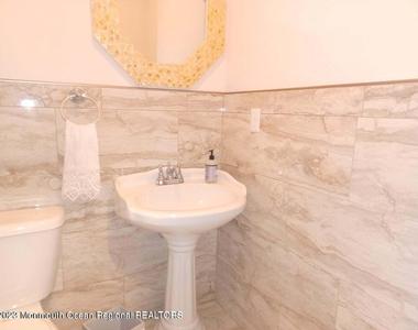 241 Woodcrest Road - Photo Thumbnail 18