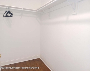 241 Woodcrest Road - Photo Thumbnail 10