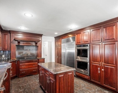 16 Bridle Drive - Photo Thumbnail 26