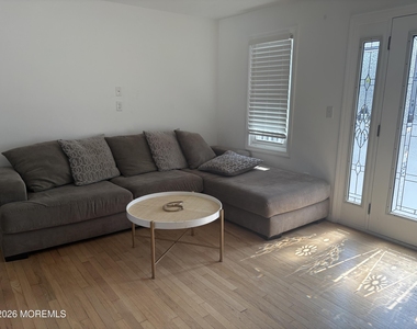 114 Sampson Avenue - Photo Thumbnail 4