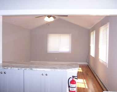 1001 Lynn Avenue - Photo Thumbnail 4