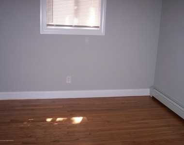 1001 Lynn Avenue - Photo Thumbnail 6