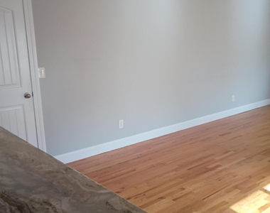 1001 Lynn Avenue - Photo Thumbnail 12