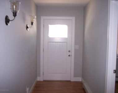 1001 Lynn Avenue - Photo Thumbnail 2