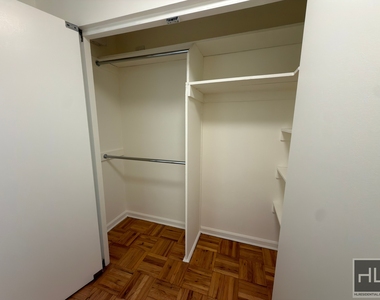 West 16 Street - Photo Thumbnail 4