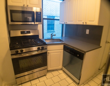 West 55th Street - Photo Thumbnail 1
