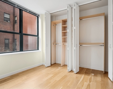 West 87th Street - Photo Thumbnail 7