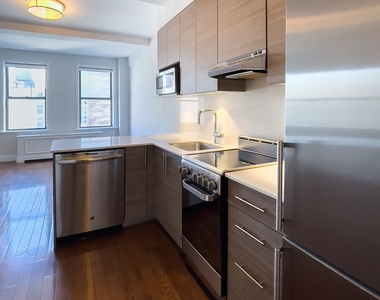 West 70th Street - Photo Thumbnail 3