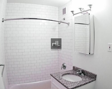 67th Avenue - Photo Thumbnail 4