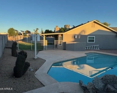 1735 N Platina Circle - Photo Thumbnail 15