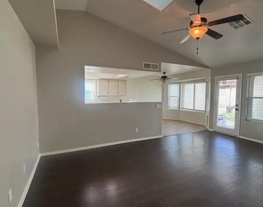 1735 N Platina Circle - Photo Thumbnail 2