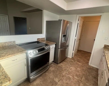 1735 N Platina Circle - Photo Thumbnail 4