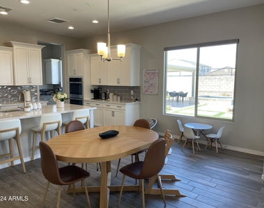 13158 W Brookhart Way - Photo Thumbnail 11