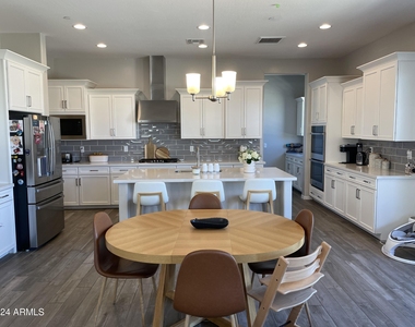 13158 W Brookhart Way - Photo Thumbnail 9