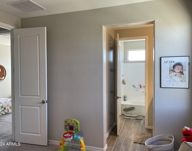 13158 W Brookhart Way - Photo Thumbnail 38