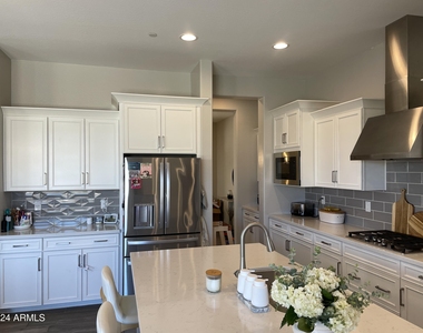 13158 W Brookhart Way - Photo Thumbnail 14