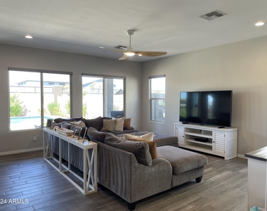 13158 W Brookhart Way - Photo Thumbnail 5