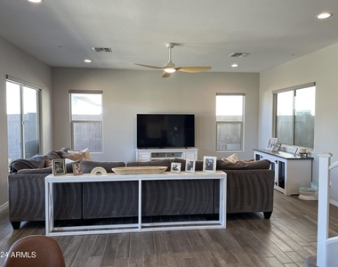 13158 W Brookhart Way - Photo Thumbnail 8