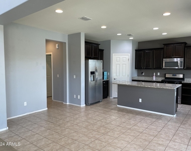 17560 W Lilac Street - Photo Thumbnail 13