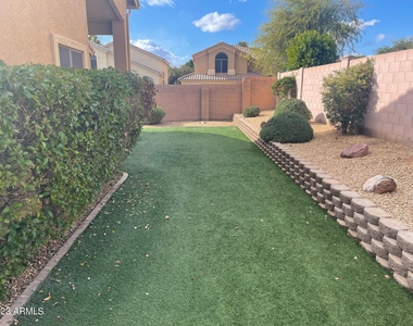 6668 W Rose Garden Lane - Photo Thumbnail 19