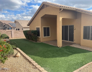 6668 W Rose Garden Lane - Photo Thumbnail 17