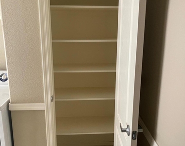 6668 W Rose Garden Lane - Photo Thumbnail 10