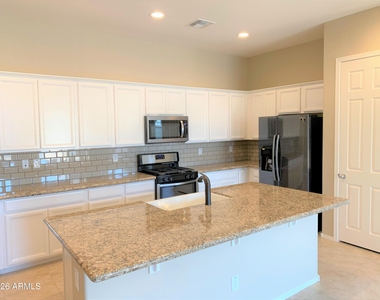 14306 W Voltaire Street - Photo Thumbnail 2