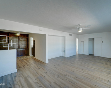 709 W 2nd Place - Photo Thumbnail 6