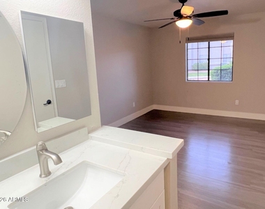 533 W Guadalupe Road - Photo Thumbnail 13
