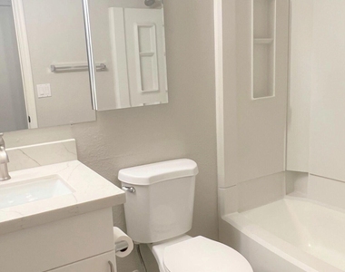 533 W Guadalupe Road - Photo Thumbnail 9