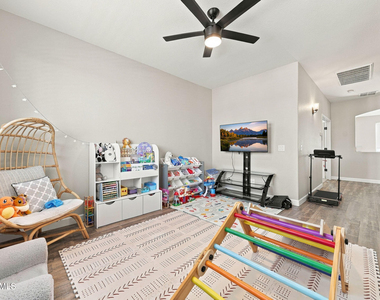 9175 W Alex Avenue - Photo Thumbnail 22
