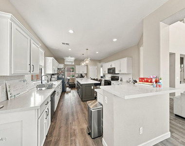 9175 W Alex Avenue - Photo Thumbnail 7