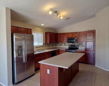 15213 N Luna Street - Photo Thumbnail 7