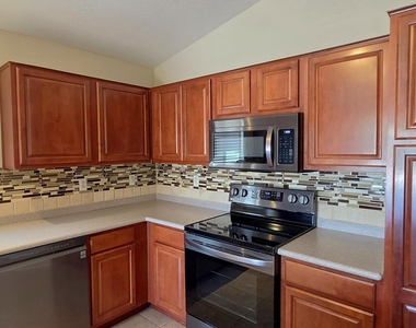 15213 N Luna Street - Photo Thumbnail 9