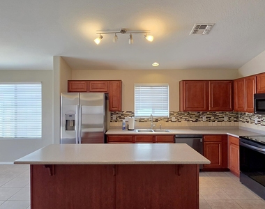 15213 N Luna Street - Photo Thumbnail 8