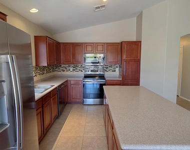 15213 N Luna Street - Photo Thumbnail 11