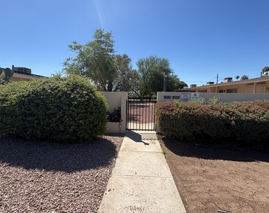 10537 W Coggins Drive - Photo Thumbnail 14