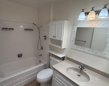 10537 W Coggins Drive - Photo Thumbnail 9