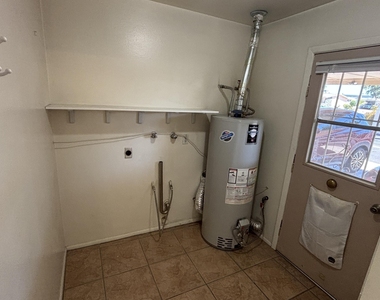 10537 W Coggins Drive - Photo Thumbnail 11