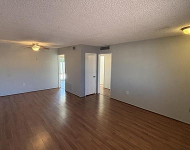 10537 W Coggins Drive - Photo Thumbnail 2