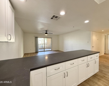 7850 E Camelback Road - Photo Thumbnail 3