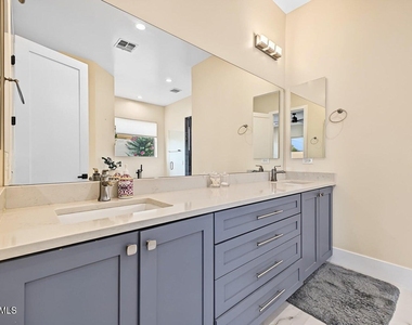 6645 S Solado Place - Photo Thumbnail 20