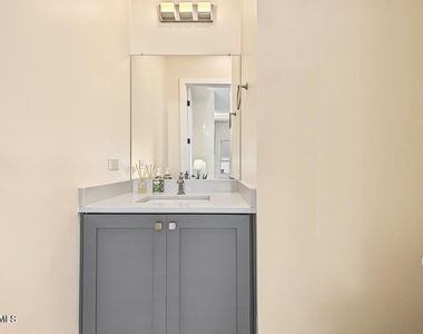 6645 S Solado Place - Photo Thumbnail 16