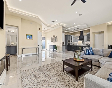 6645 S Solado Place - Photo Thumbnail 7